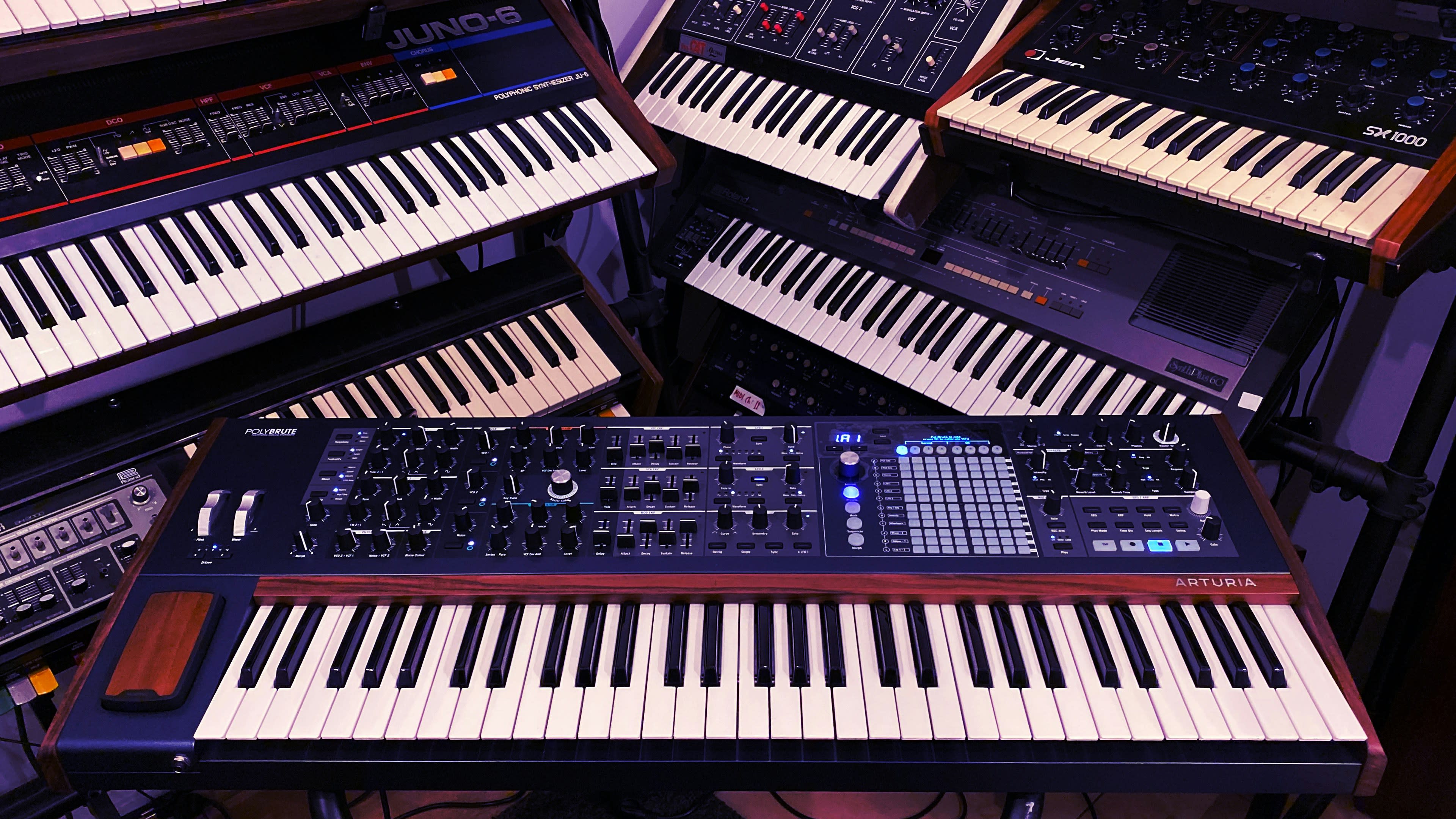Synth e